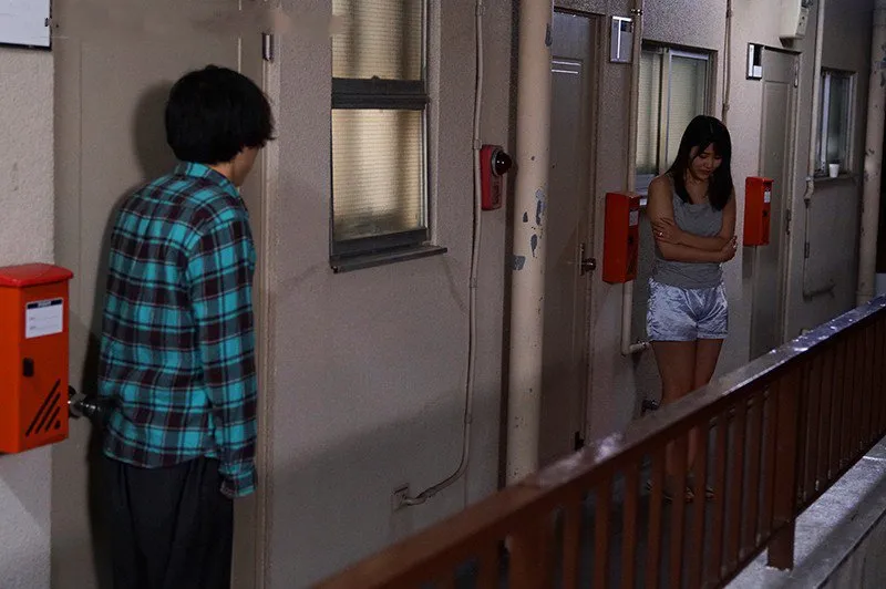 Bí mật địt trộm với em gái hàng xóm cãi nhau bị ông chồng đuổi ra cửa