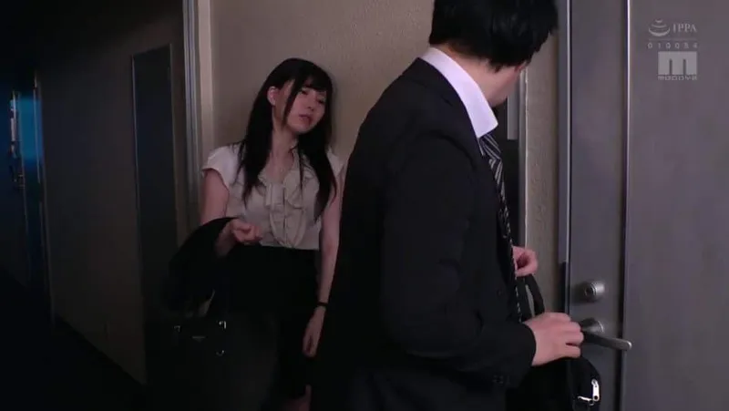 Người vợ nhà sát bên nhận nhầm tôi là chồng yêu trong một hôm say xỉn