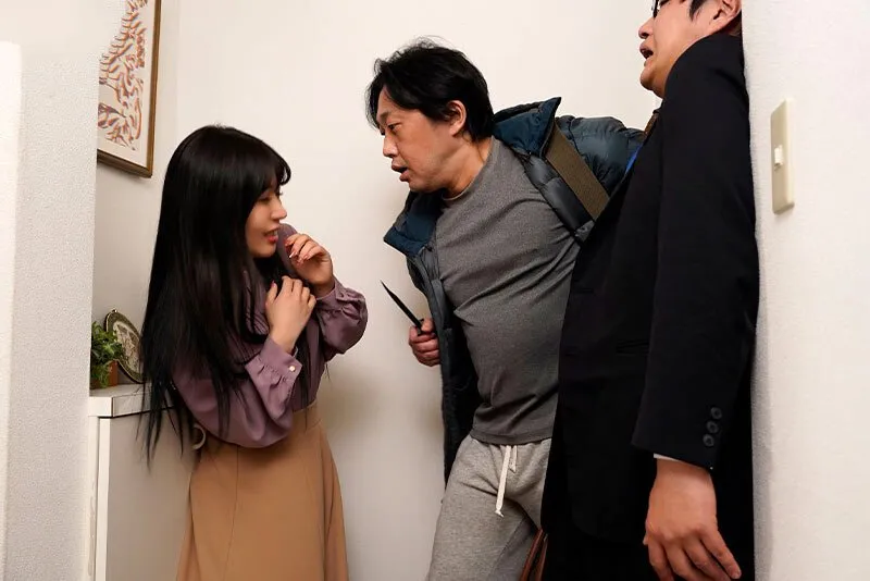 Cô gái buồn bã gặp lại kẻ cưỡng dâm mình 10 năm trước